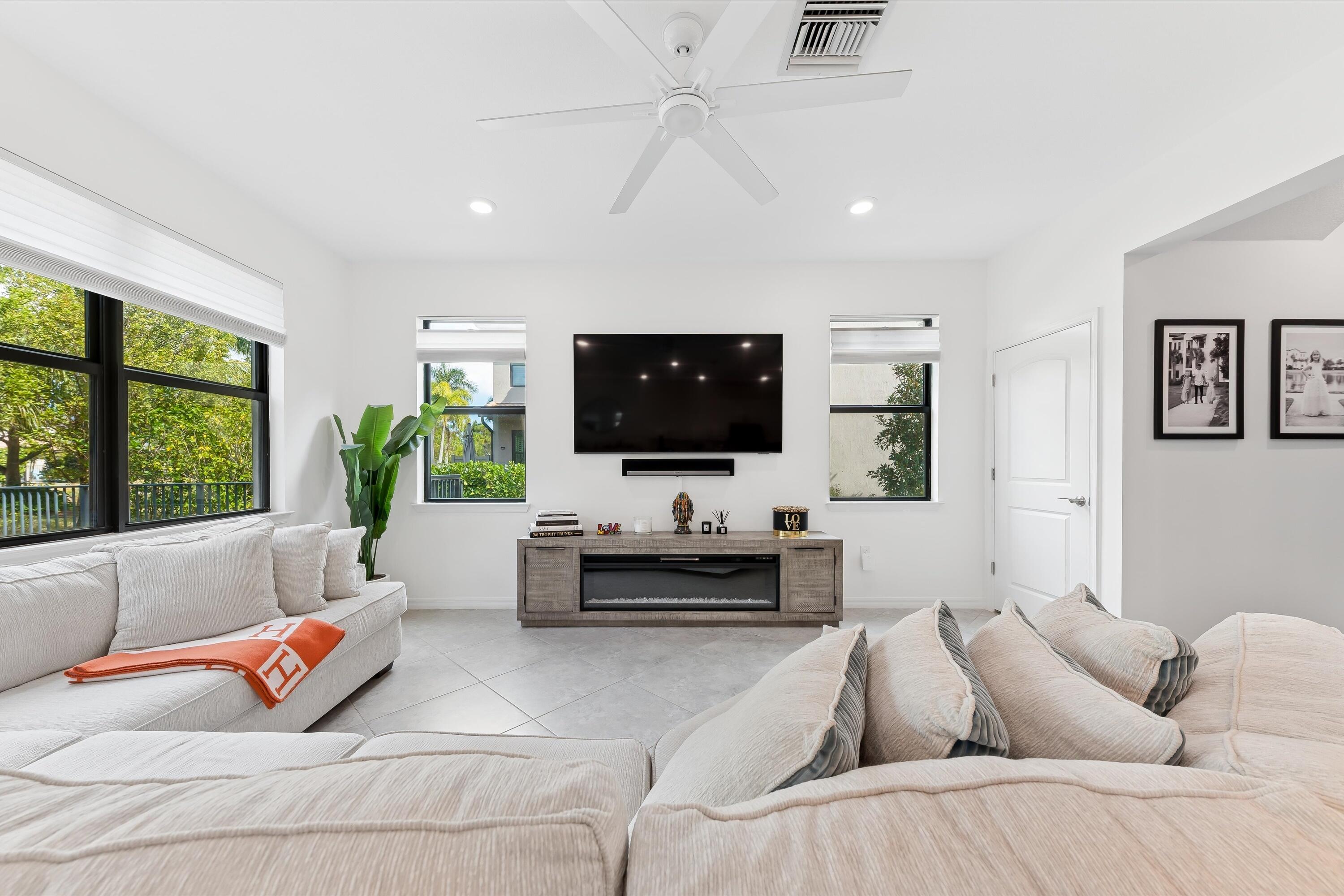 8289 Cadre Noir Road Lake Worth, FL 33467 - Photo 10 of 72 09-2008