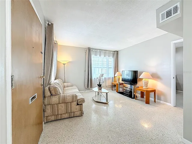 $1,450 | 250 Rosery Road Northwest, Unit 283, Largo, FL 33770