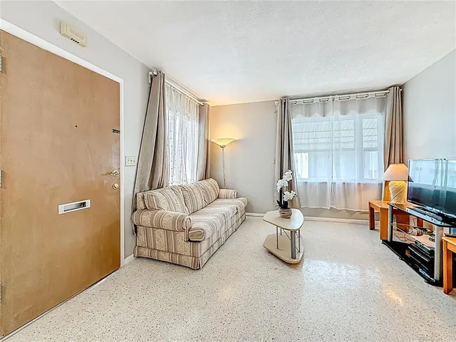 $1,450 | 250 Rosery Road Northwest, Unit 283, Largo, FL 33770