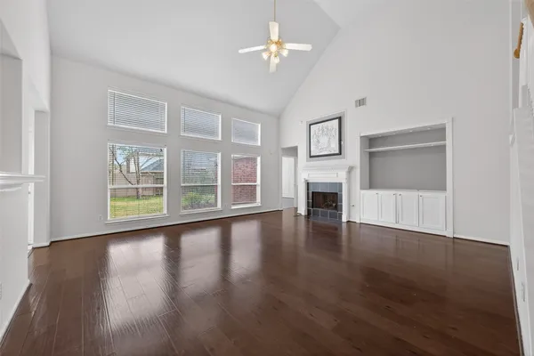 $2,595 | 3127 Edgewood Drive, Pearland, TX 77584
