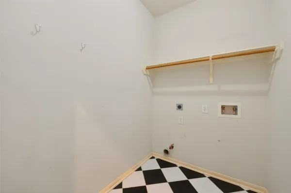 $2,595 | 3127 Edgewood Drive, Pearland, TX 77584