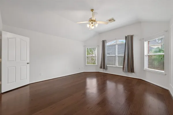 $2,595 | 3127 Edgewood Drive, Pearland, TX 77584