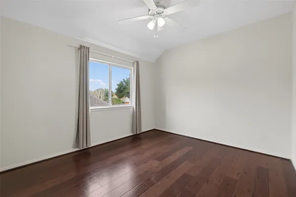 $2,595 | 3127 Edgewood Drive, Pearland, TX 77584