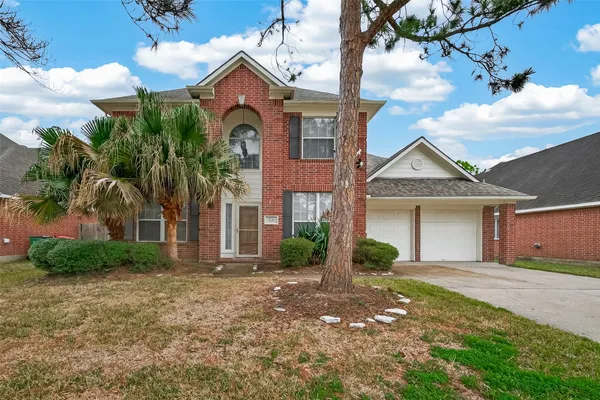 $2,695 | 3127 Edgewood Drive, Pearland, TX 77584