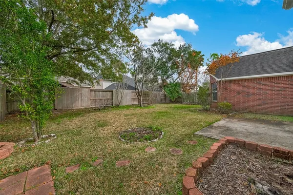 $2,595 | 3127 Edgewood Drive, Pearland, TX 77584