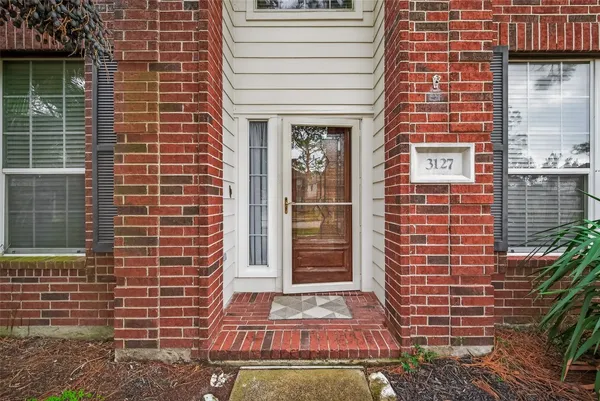 $2,595 | 3127 Edgewood Drive, Pearland, TX 77584