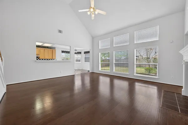 $2,695 | 3127 Edgewood Drive, Pearland, TX 77584