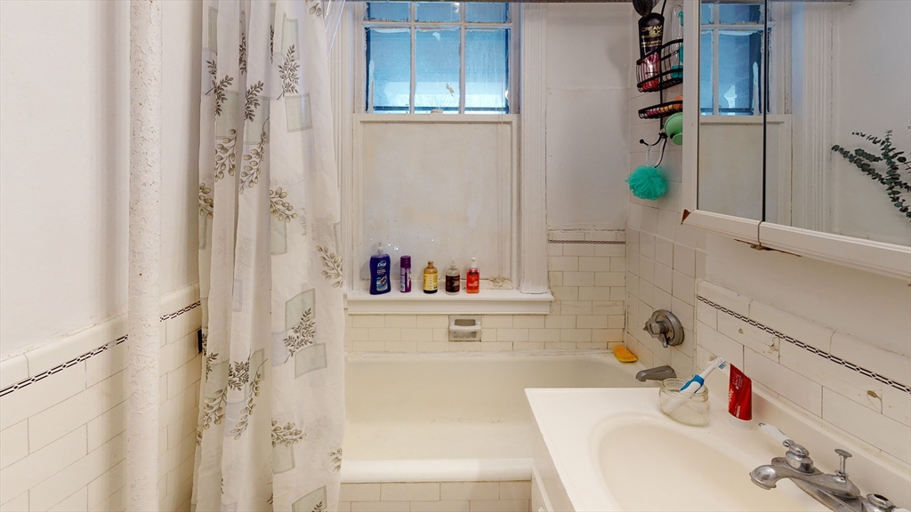 24 Sidlaw Road, Unit 9 Boston, MA 02135 - Photo 5 of 5