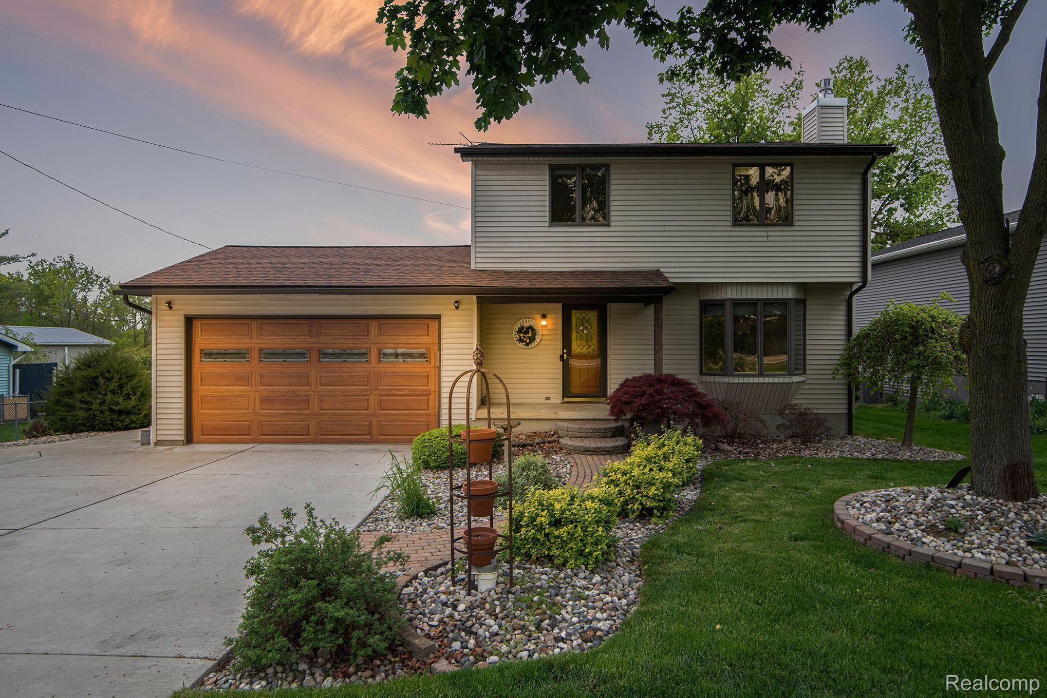 2037 North Long Lake Road Fenton, MI 48430 - Photo 28 of 38 Gallery Image 28