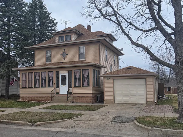 $264,900 | 412 3rd Street, Kenyon, MN 55946