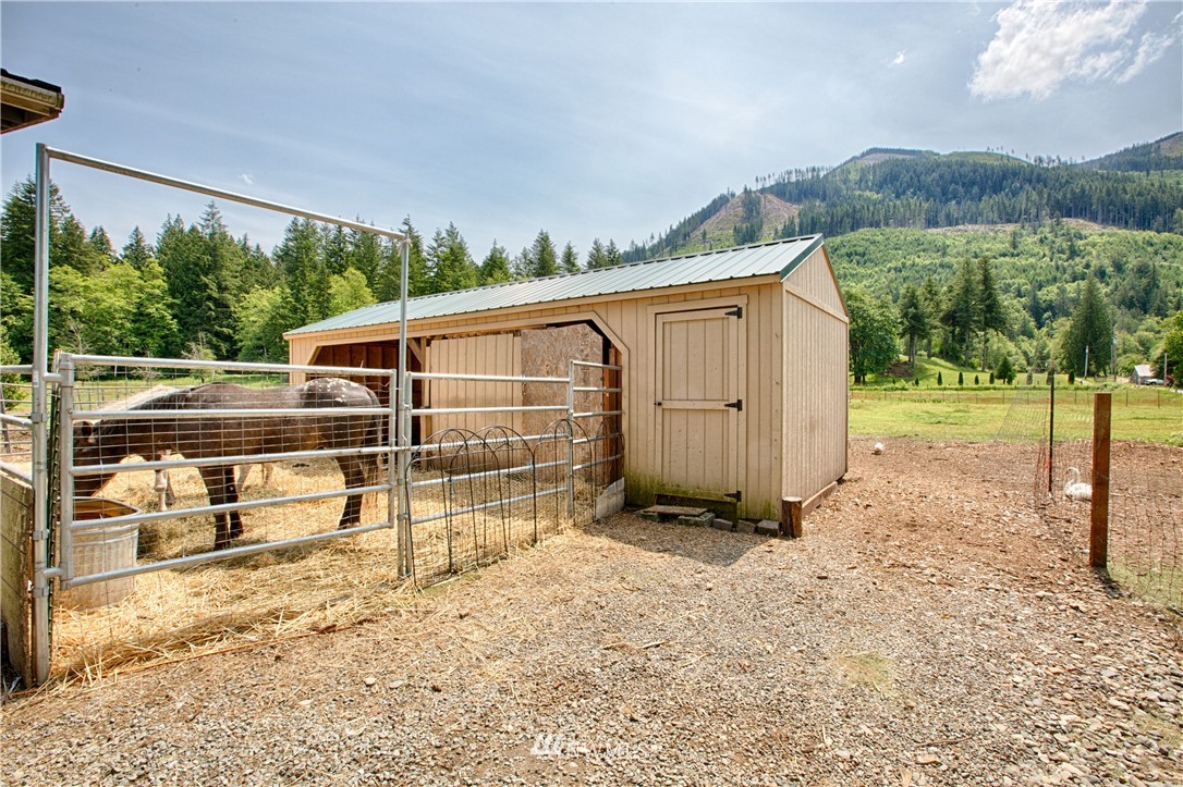 10813 Potts Road Sedro-Woolley, WA 98284 - Photo 6 of 23 Gallery Image 6