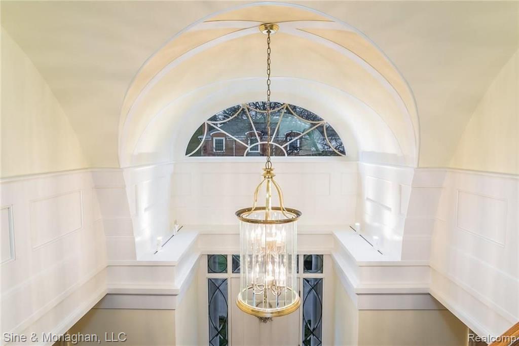 24 Warner Road Grosse Pointe Farms, MI 48236 - Photo 7 of 56