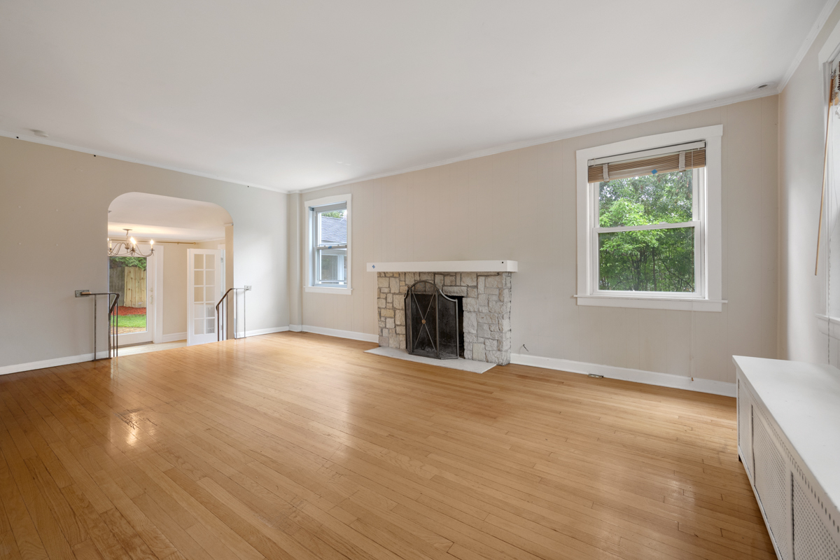 1314 Glenview Road Glenview, IL 60025 - Photo 6 of 25