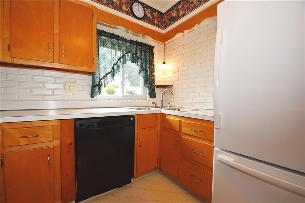 193 Clark Road Perryopolis, PA 15473 - Photo 9 of 25