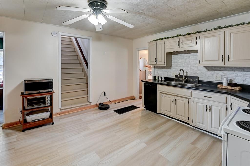 511 North Main Street Corder, MO 64021 - Photo 13 of 43