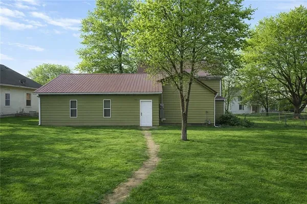 $162,000 | 511 North Main Street, Corder, MO 64021