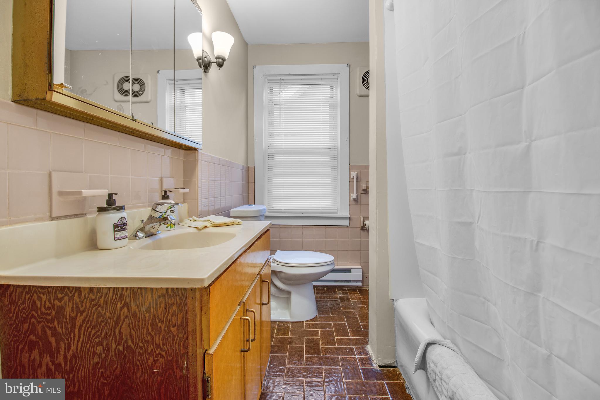 421 Holly Road Lansdowne, PA 19050 - Photo 17 of 22 Bathroom