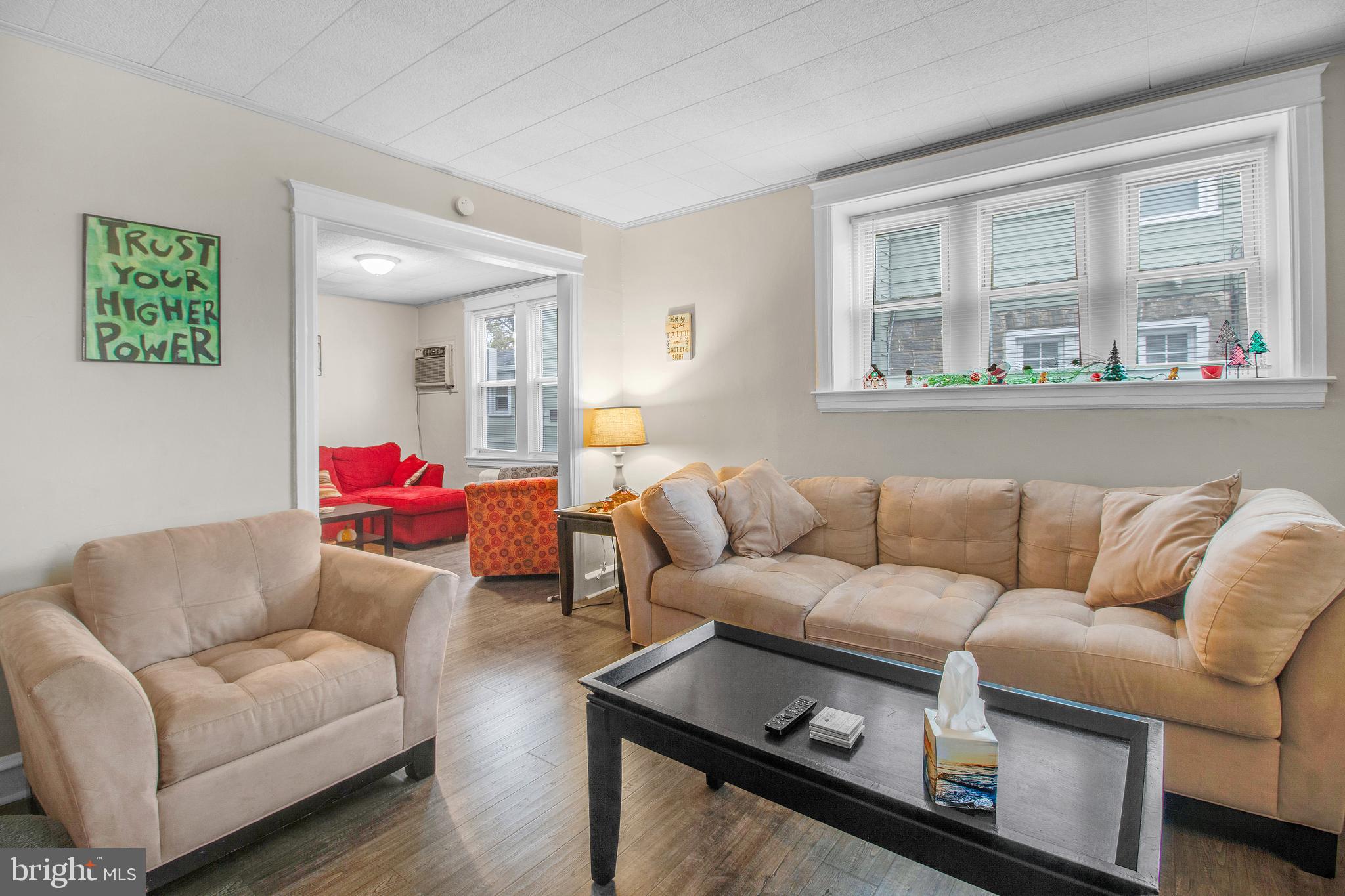 421 Holly Road Lansdowne, PA 19050 - Photo 5 of 22 Living Room
