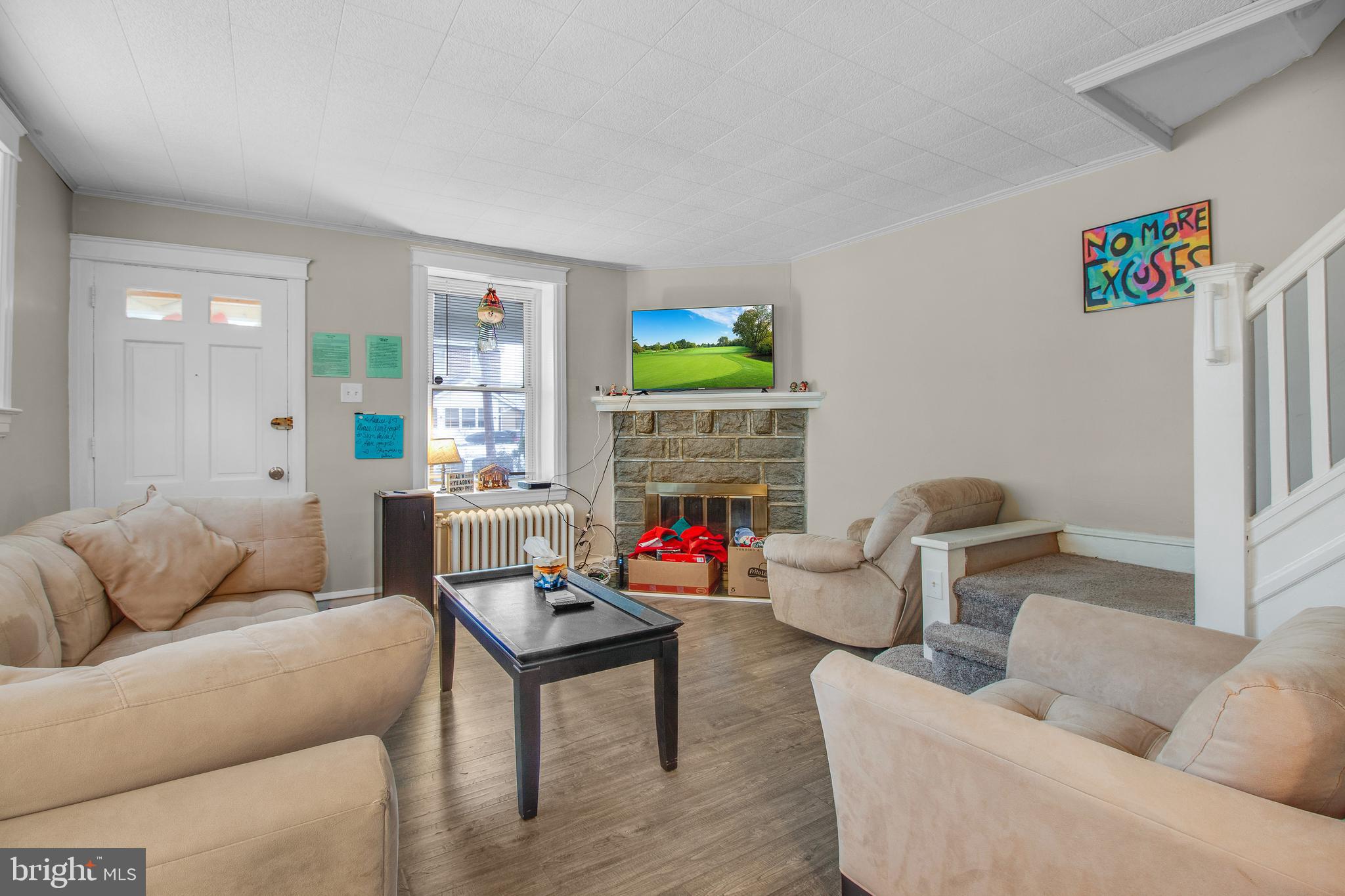 421 Holly Road Lansdowne, PA 19050 - Photo 6 of 22 Living Room