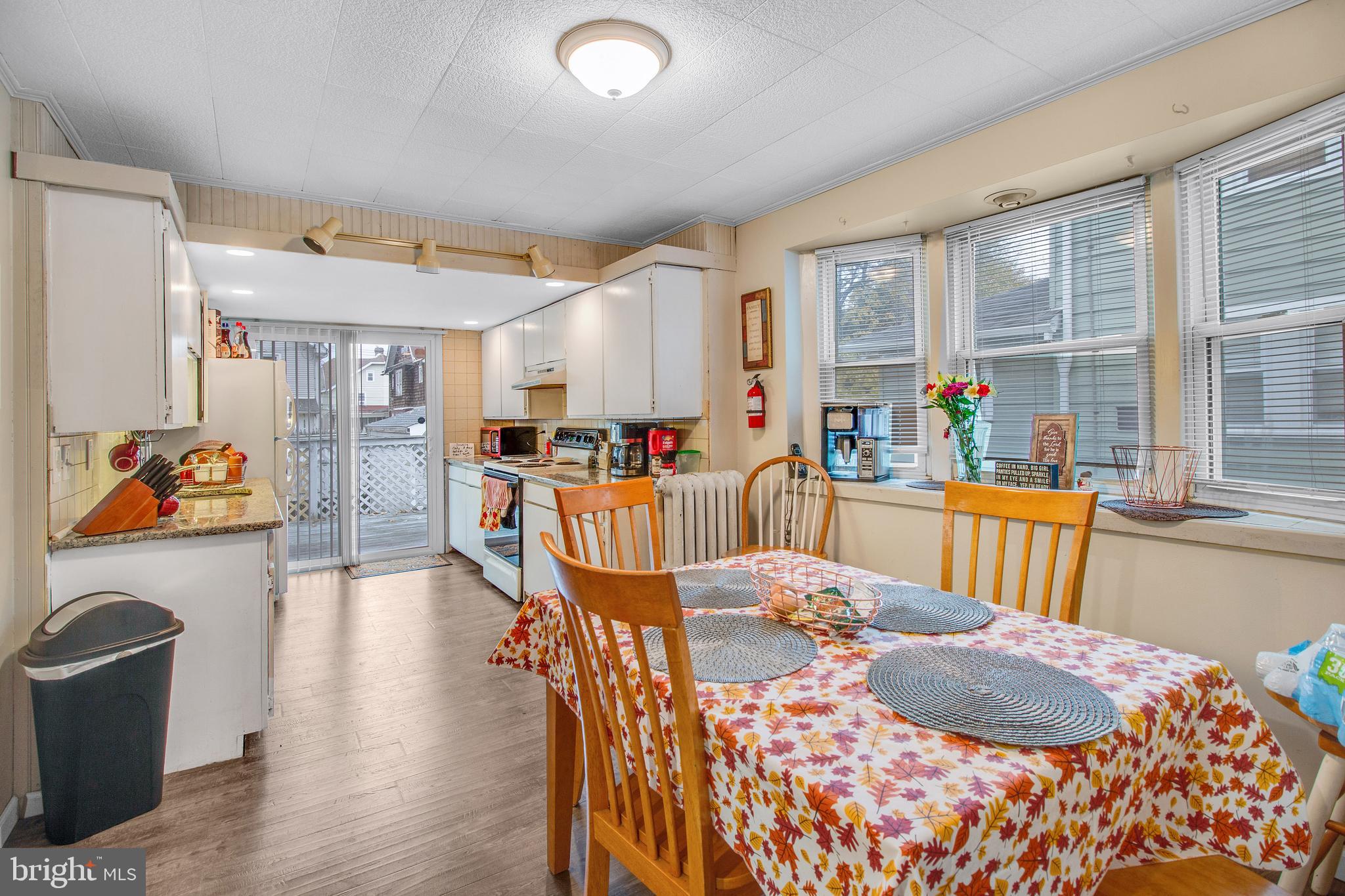 421 Holly Road Lansdowne, PA 19050 - Photo 9 of 22 Eat In Kitchen