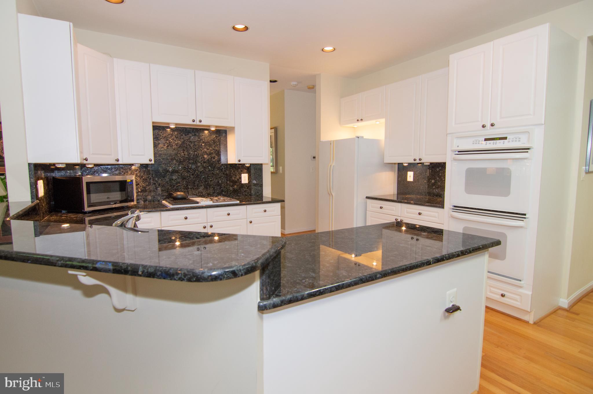 2007 Beacon Place Reston, VA 20191 - Photo 33 of 73 Kitchen