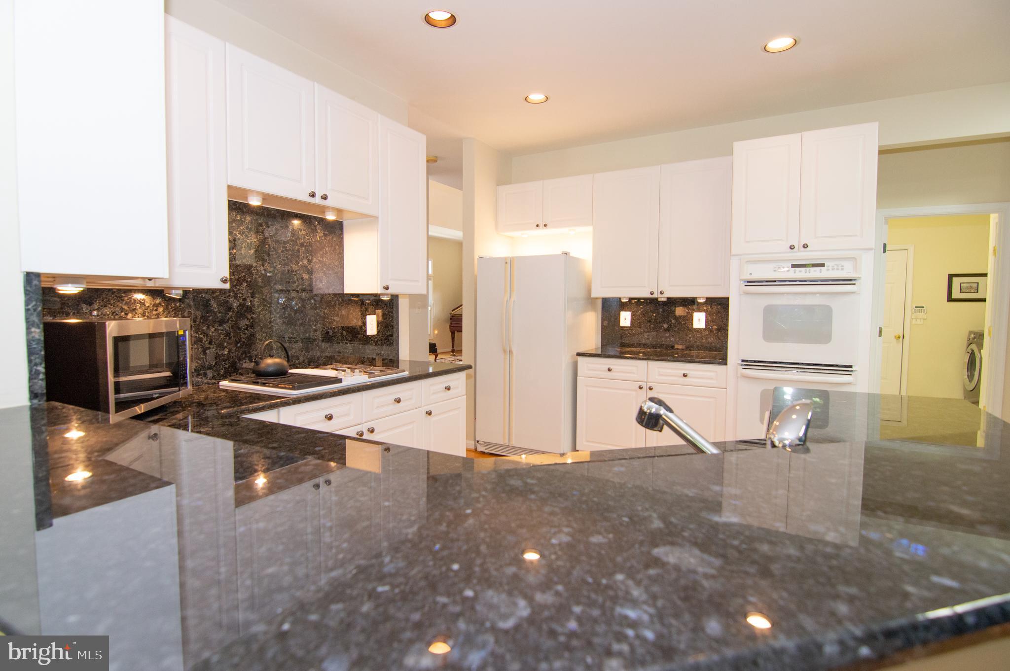 2007 Beacon Place Reston, VA 20191 - Photo 34 of 73 Kitchen