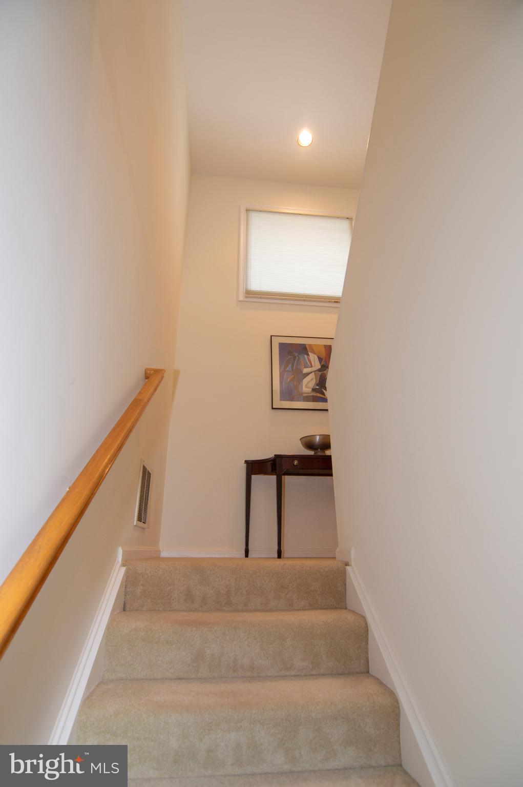 2007 Beacon Place Reston, VA 20191 - Photo 46 of 73 Hallway to Upper Level