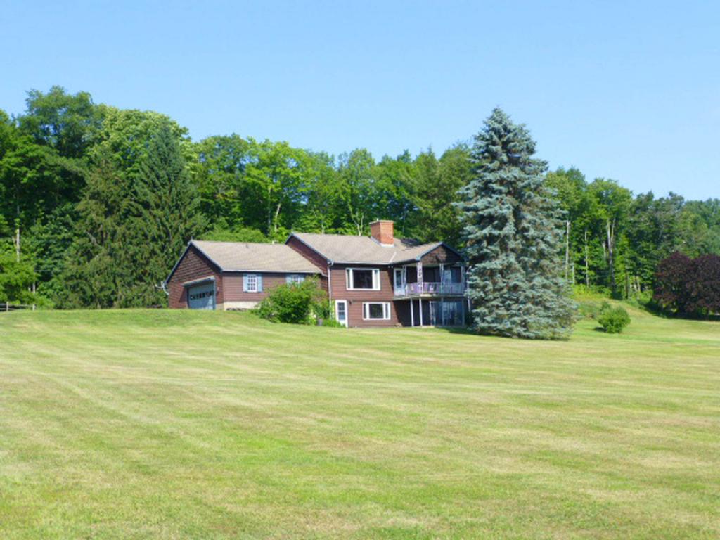 404 Kipling Road Dummerston, VT 05301 - Photo 6 of 28