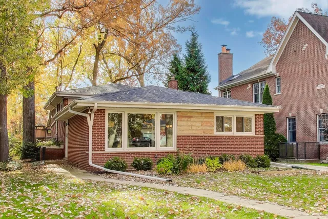 $899,900 | 560 Drexel Avenue, Glencoe, IL 60022