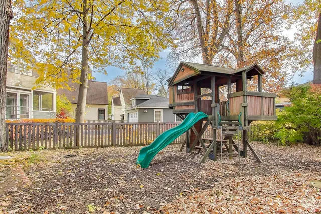 $899,900 | 560 Drexel Avenue, Glencoe, IL 60022