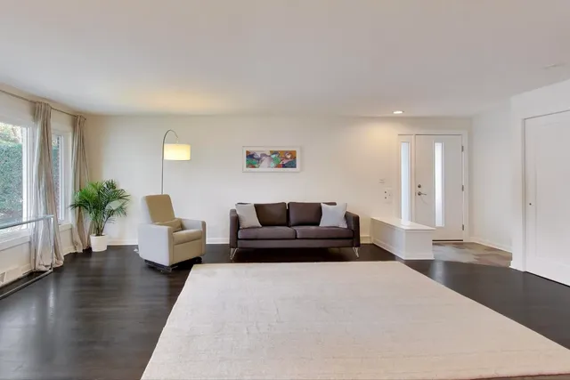 $899,900 | 560 Drexel Avenue, Glencoe, IL 60022