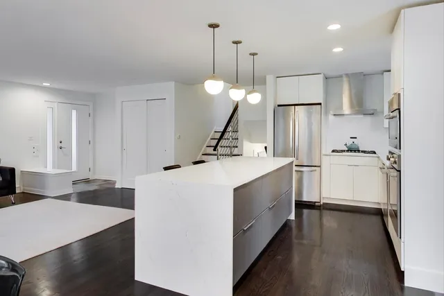 $899,900 | 560 Drexel Avenue, Glencoe, IL 60022