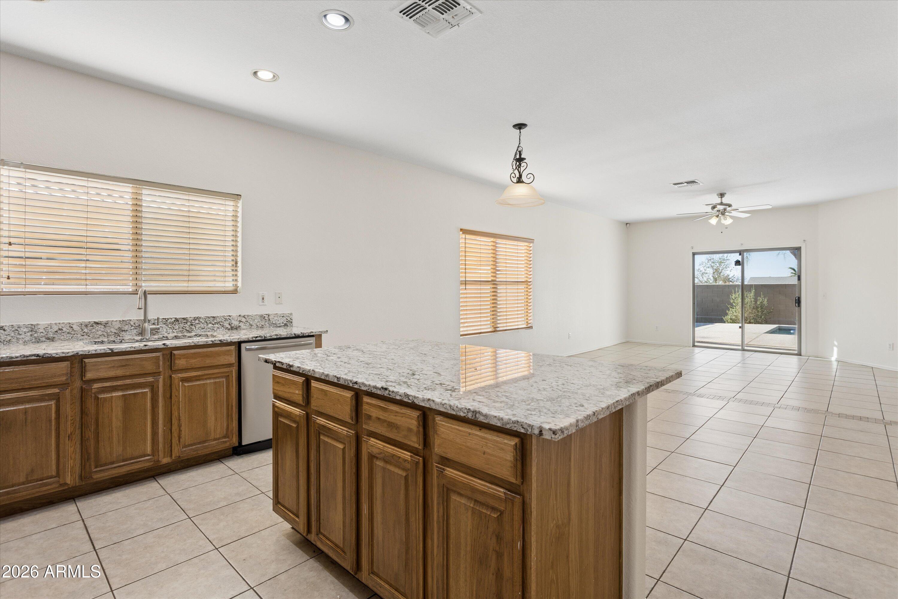 1114 East Pedro Road Phoenix, AZ 85042 - Photo 11 of 33