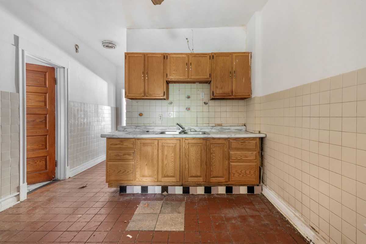 1907 West Irving Park Road Chicago, IL 60613 - Photo 7 of 26