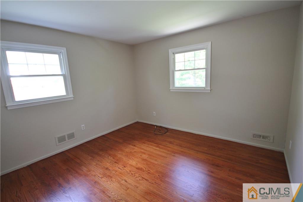 24 Alexander Road East Brunswick, NJ 08816 - Photo 17 of 23 Gallery Image 17