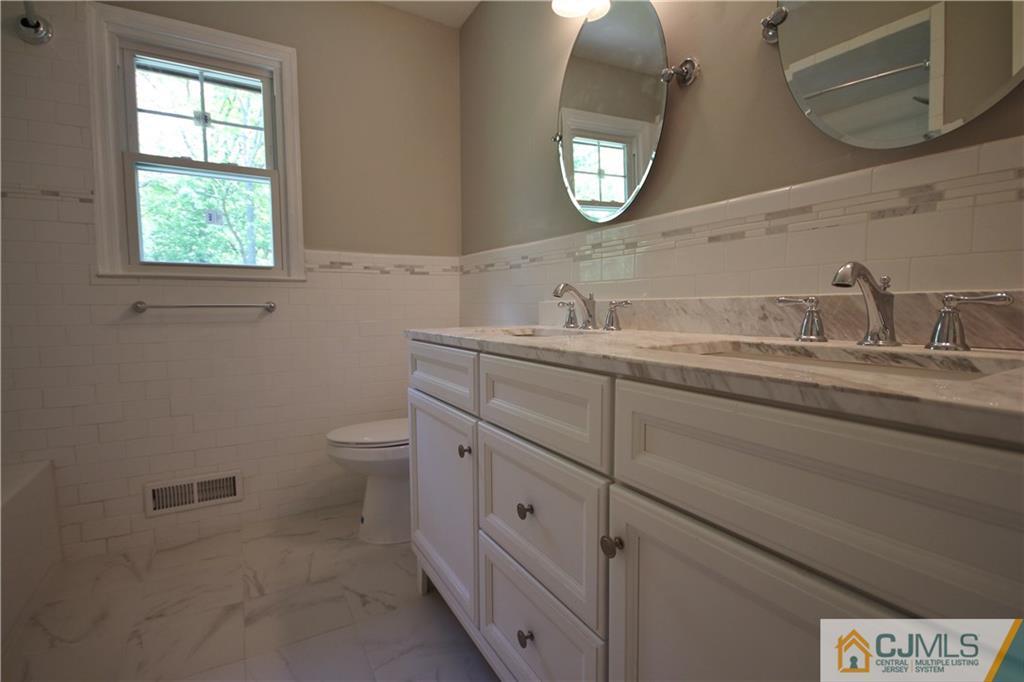 24 Alexander Road East Brunswick, NJ 08816 - Photo 18 of 23 Gallery Image 18