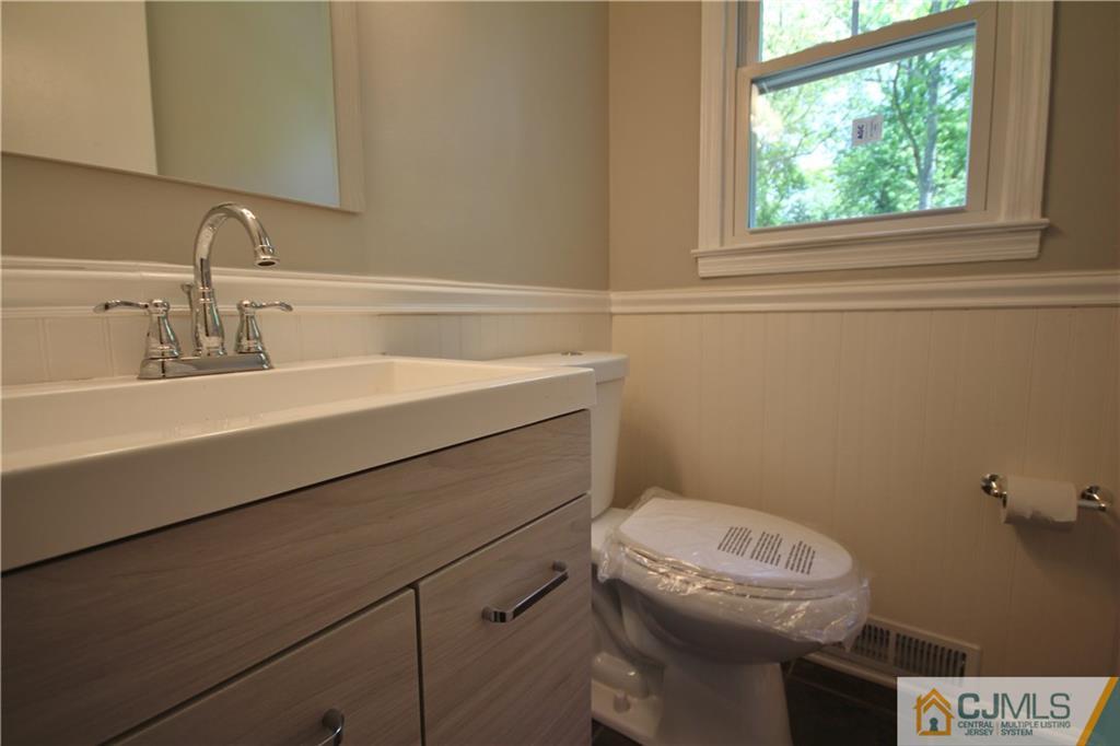 24 Alexander Road East Brunswick, NJ 08816 - Photo 10 of 23 Gallery Image 10