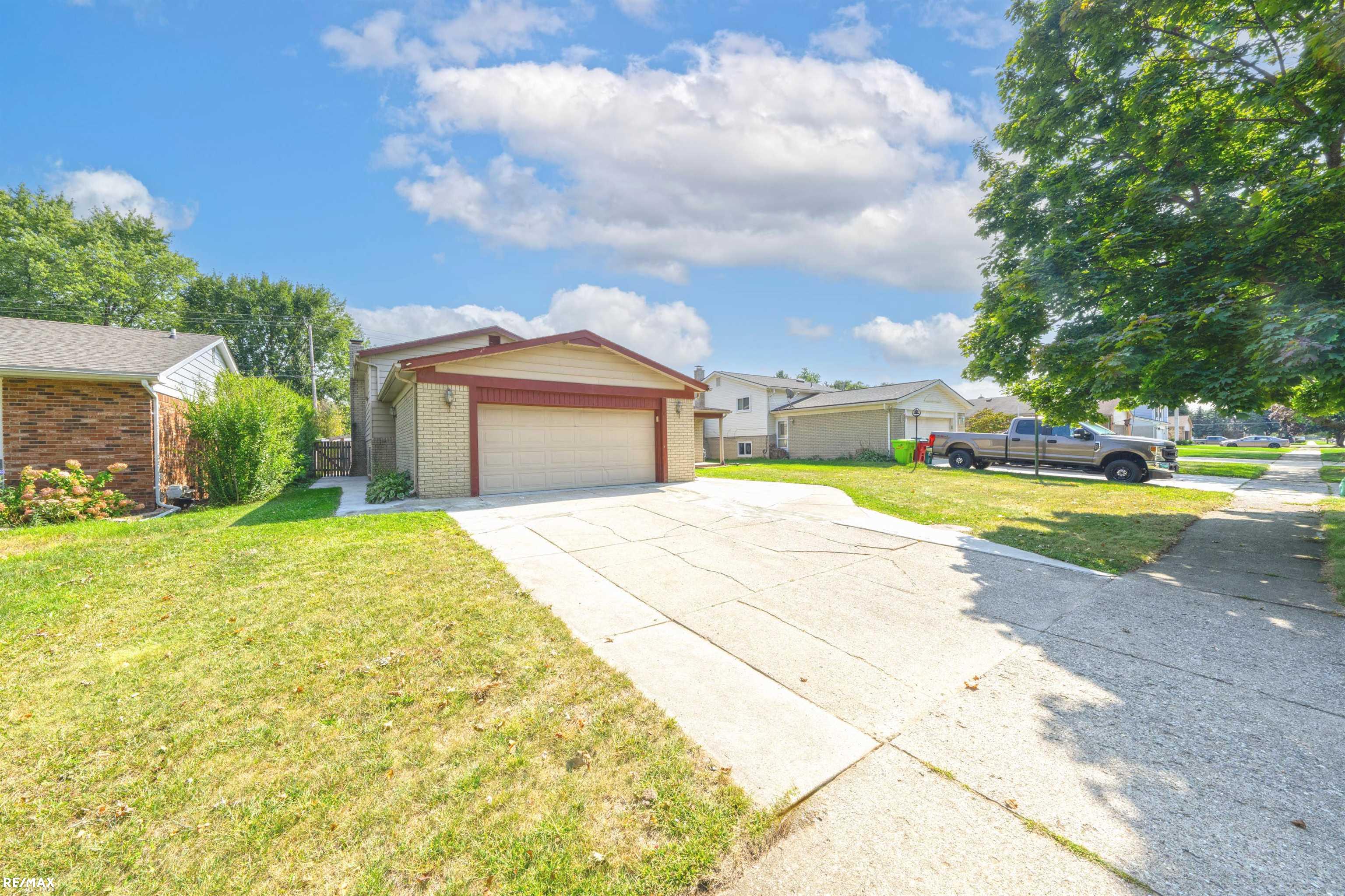 47120 Barbara Road Macomb, MI 48044 - Photo 44 of 50 50159328-437CC25F-3325-47B4-BCC3-B4C84317A4F0.JPG