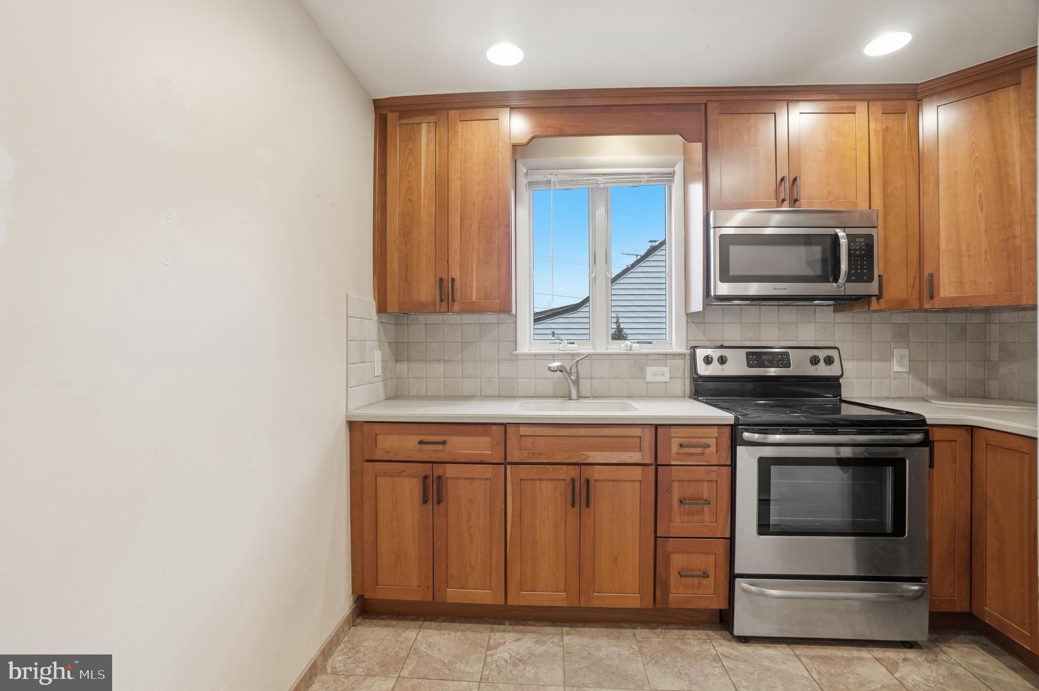 125 Rutledge Avenue Folsom, PA 19033 - Photo 11 of 44 Gallery Image 11