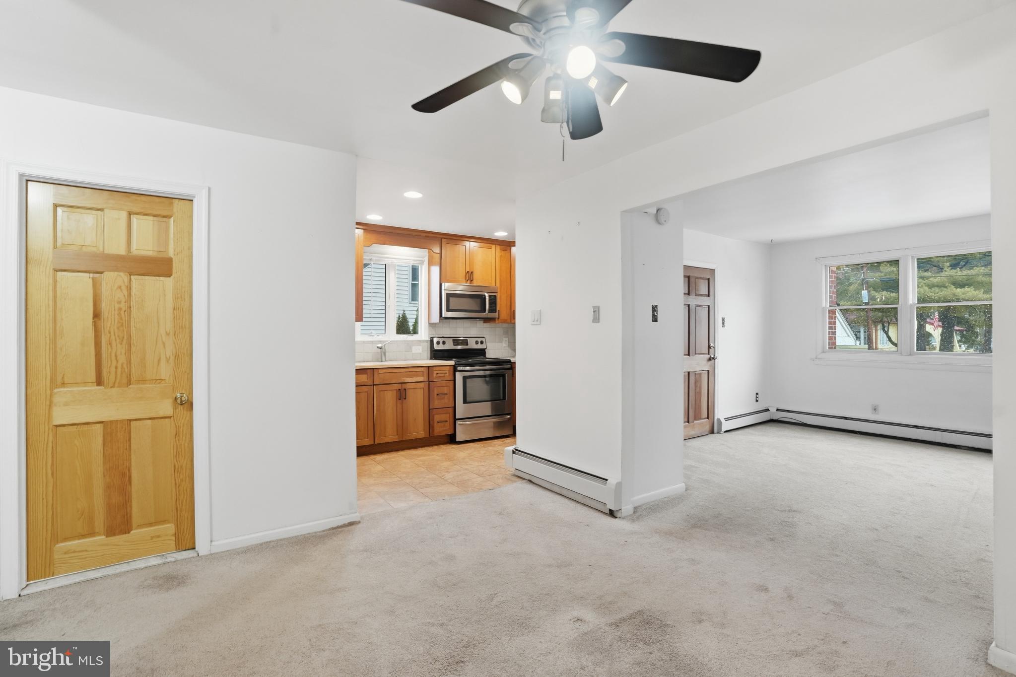 125 Rutledge Avenue Folsom, PA 19033 - Photo 12 of 44 Bright and airy open living space.