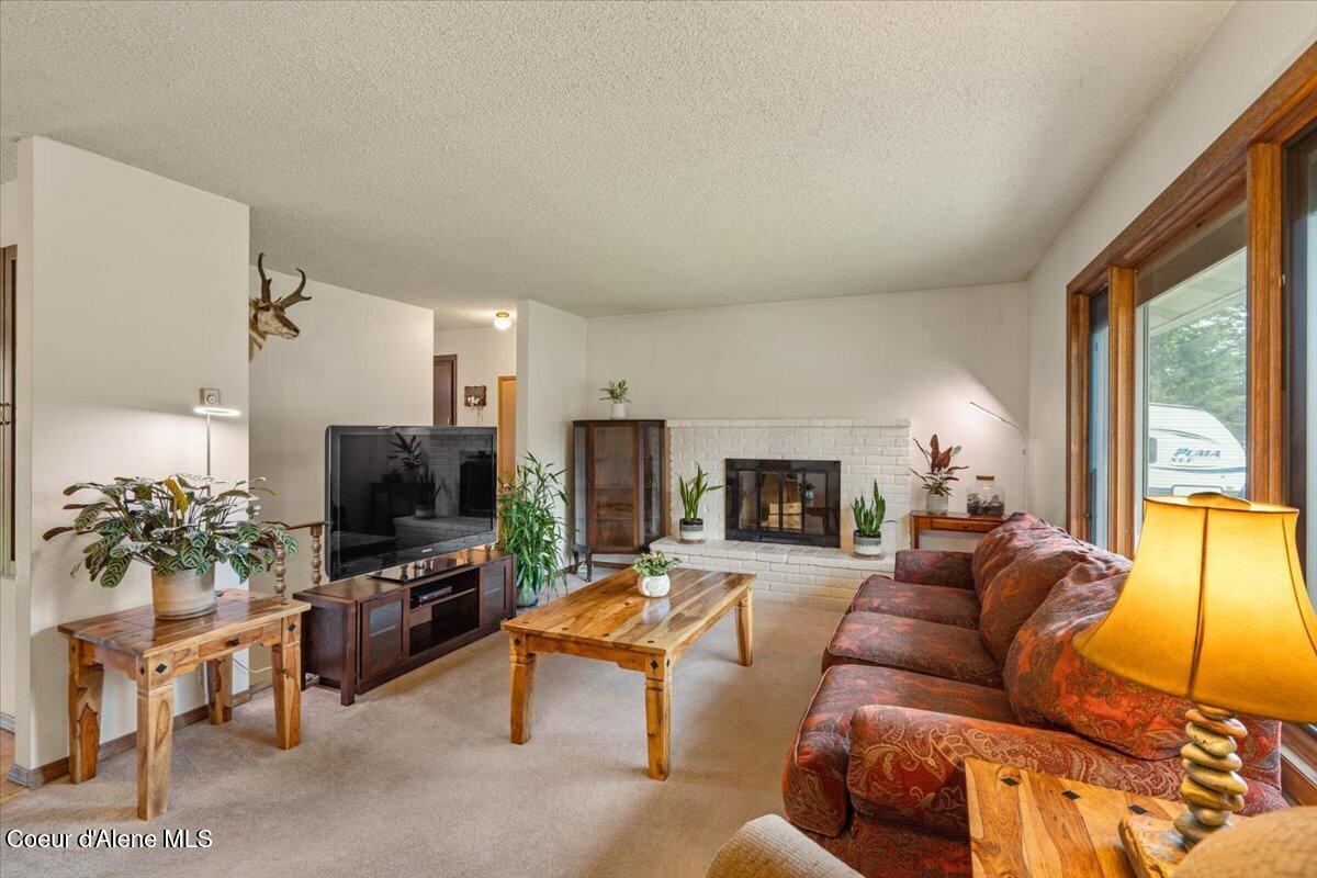 9675 North Valley Way Hayden, ID 83835 - Photo 5 of 50 06-Living Room