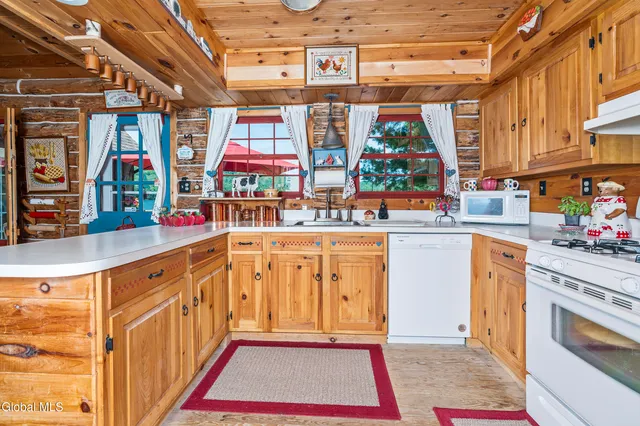 $995,000 | 679 Valentine Pond Road, Horicon, NY 12860