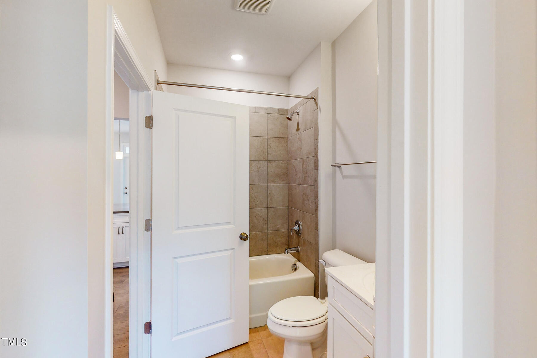 2403 Greshford Lane Raleigh, NC 27615 - Photo 12 of 35 31