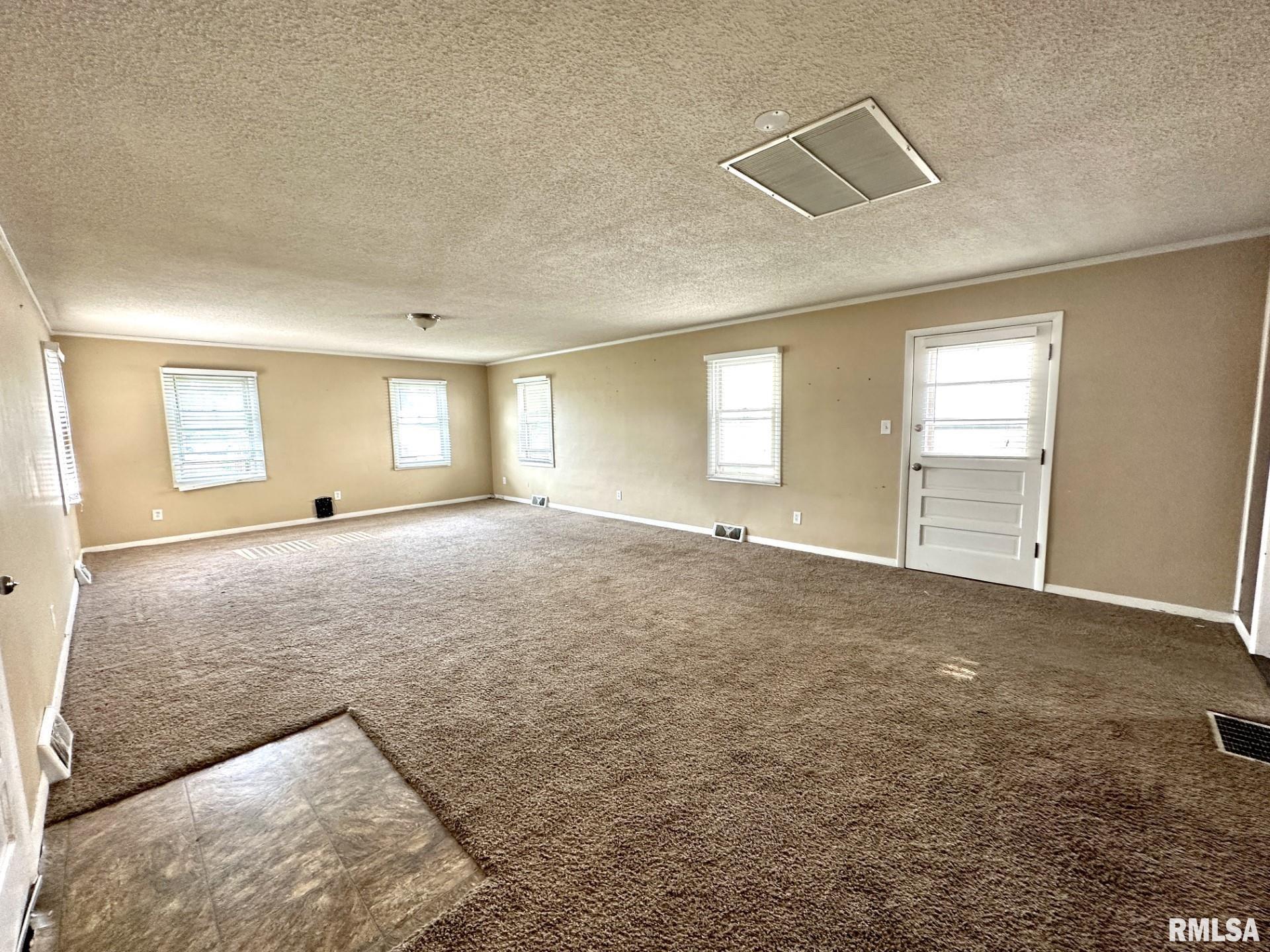 1802 Spring Street Quincy, IL 62301 - Photo 4 of 19