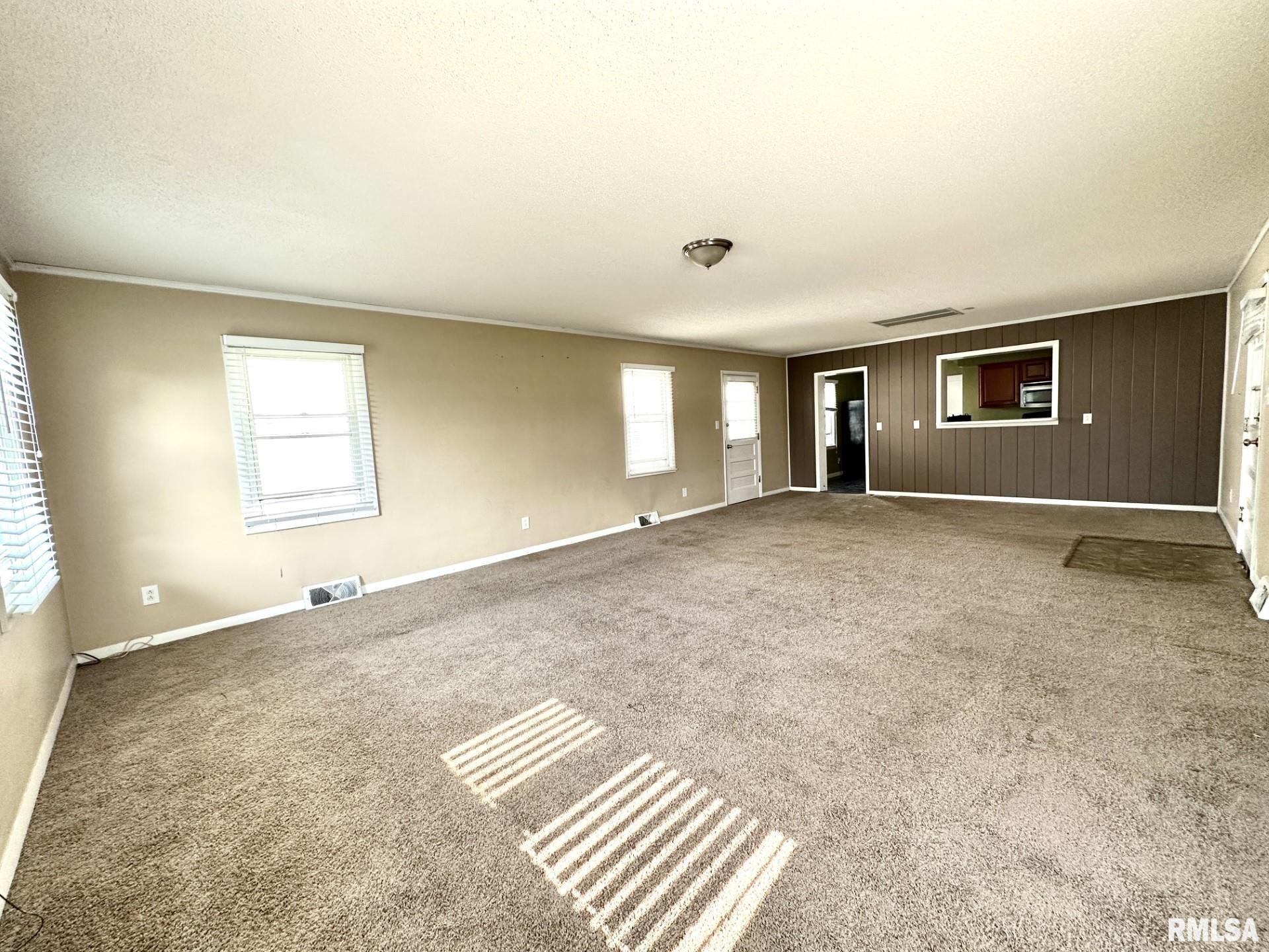 1802 Spring Street Quincy, IL 62301 - Photo 5 of 19