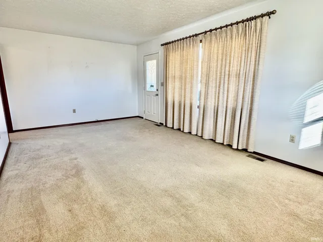 $189,900 | 801 South 4th Street, Orleans, IN 47452