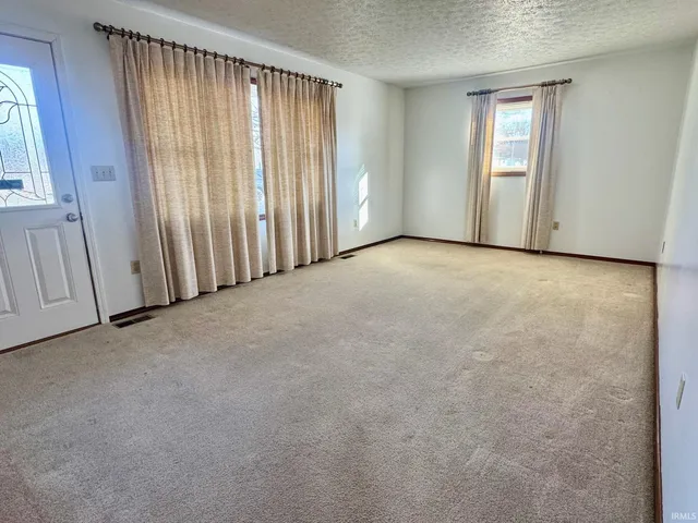 $189,900 | 801 South 4th Street, Orleans, IN 47452