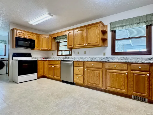 $189,900 | 801 South 4th Street, Orleans, IN 47452