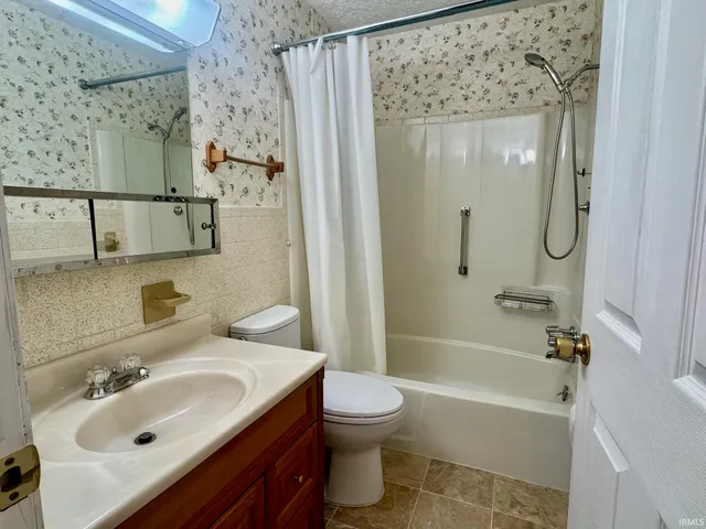 $189,900 | 801 South 4th Street, Orleans, IN 47452