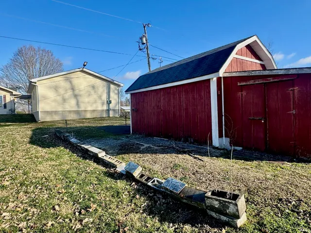 $189,900 | 801 South 4th Street, Orleans, IN 47452